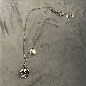 Elegant Silver Floral Pendant Necklace
